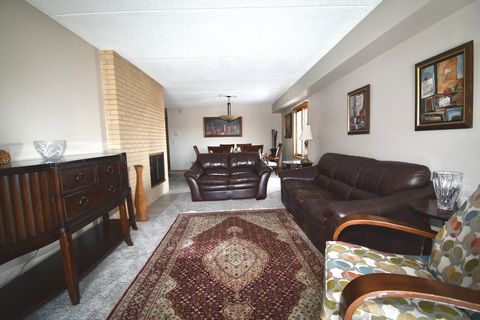 Tiny photo for 1S045 Spring Road #H2, Oakbrook Terrace, IL 60181 (MLS # 12542861)