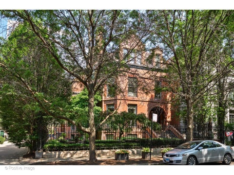 Photo of 1919 S Prairie Avenue #3, Chicago, IL 60616 (MLS # 12703203)