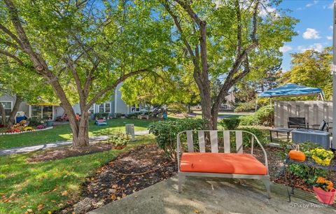 Tiny photo for 1050 Rockport Drive, Carol Stream, IL 60188 (MLS # 12493391)