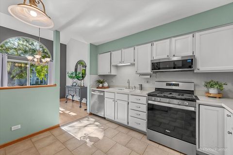 Tiny photo for 1050 Rockport Drive, Carol Stream, IL 60188 (MLS # 12493391)