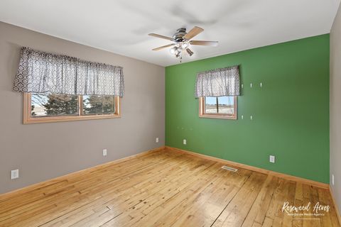 Tiny photo for 2373 E 3300 N Road, St. Anne, IL 60964 (MLS # 12551589)