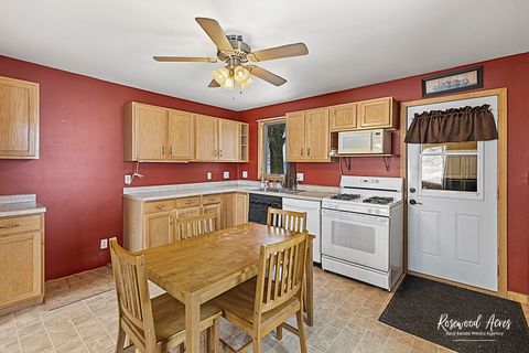 Tiny photo for 2373 E 3300 N Road, St. Anne, IL 60964 (MLS # 12551589)