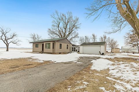 Photo of 2373 E 3300 N Road, St. Anne, IL 60964 (MLS # 12551589)
