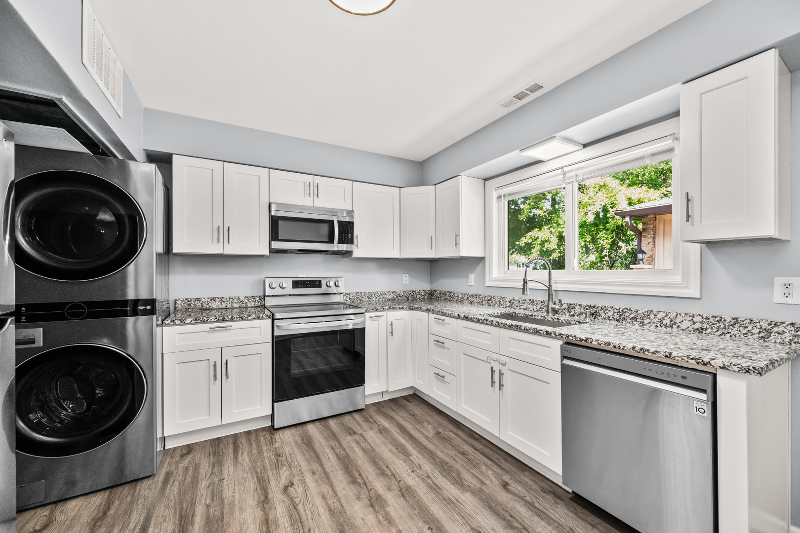 895 Richard Street