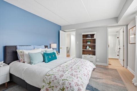 Tiny photo for 17 N Madison Avenue #2, La Grange, IL 60525 (MLS # 12591381)