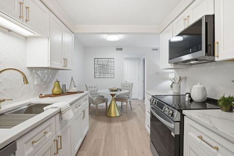 Tiny photo for 17 N Madison Avenue #2, La Grange, IL 60525 (MLS # 12591381)