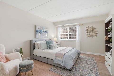 Tiny photo for 17 N Madison Avenue #2, La Grange, IL 60525 (MLS # 12591381)