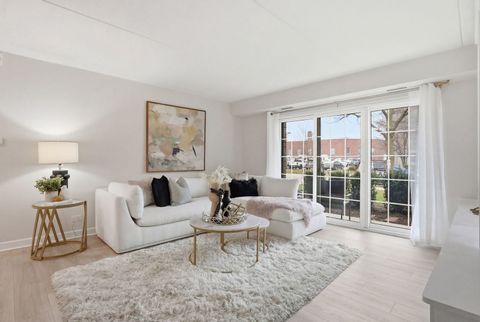 Tiny photo for 17 N Madison Avenue #2, La Grange, IL 60525 (MLS # 12591381)