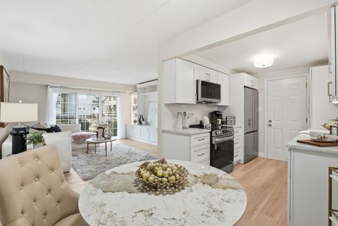 Tiny photo for 17 N Madison Avenue #2, La Grange, IL 60525 (MLS # 12591381)