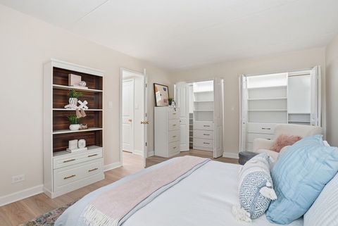 Tiny photo for 17 N Madison Avenue #2, La Grange, IL 60525 (MLS # 12591381)