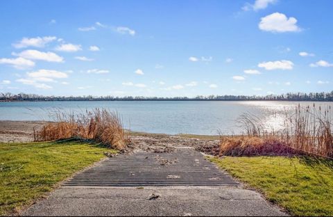 Tiny photo for 14 N LAKE Avenue, Third Lake, IL 60030 (MLS # 12541288)