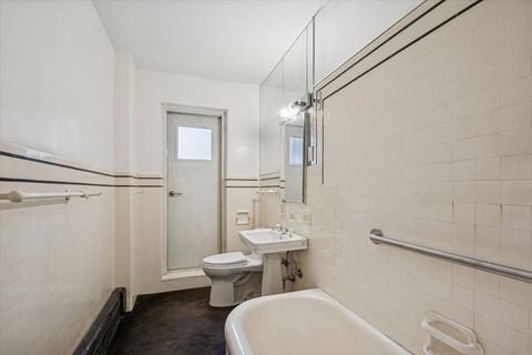 Tiny photo for 3300 N Lake Shore Drive #10D, Chicago, IL 60657 (MLS # 12523986)