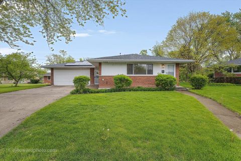 Photo of 431 W Millers Road, Des Plaines, IL 60016 (MLS # 12627110)
