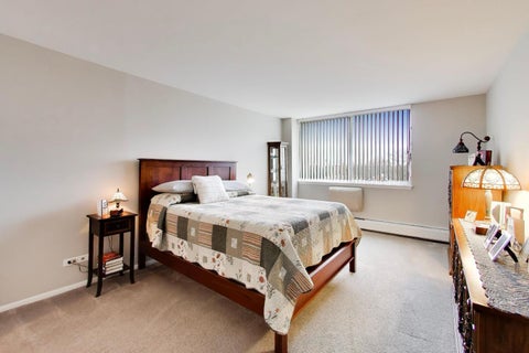 Tiny photo for 40 N Tower Road #4F, Oak Brook, IL 60523 (MLS # 12686104)