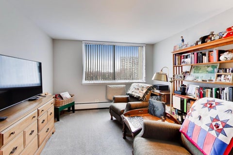 Tiny photo for 40 N Tower Road #4F, Oak Brook, IL 60523 (MLS # 12686104)