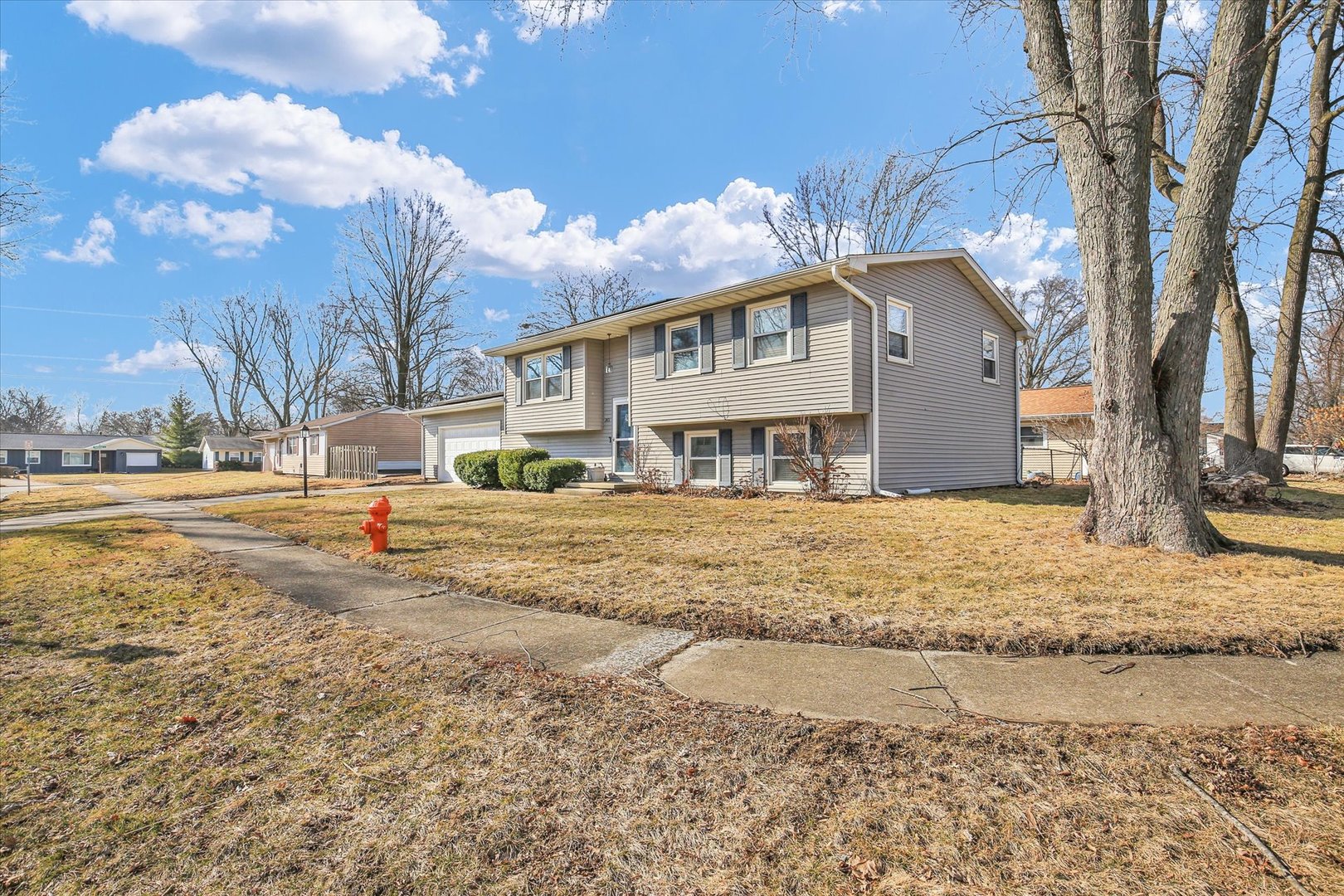 2401 Arden Drive