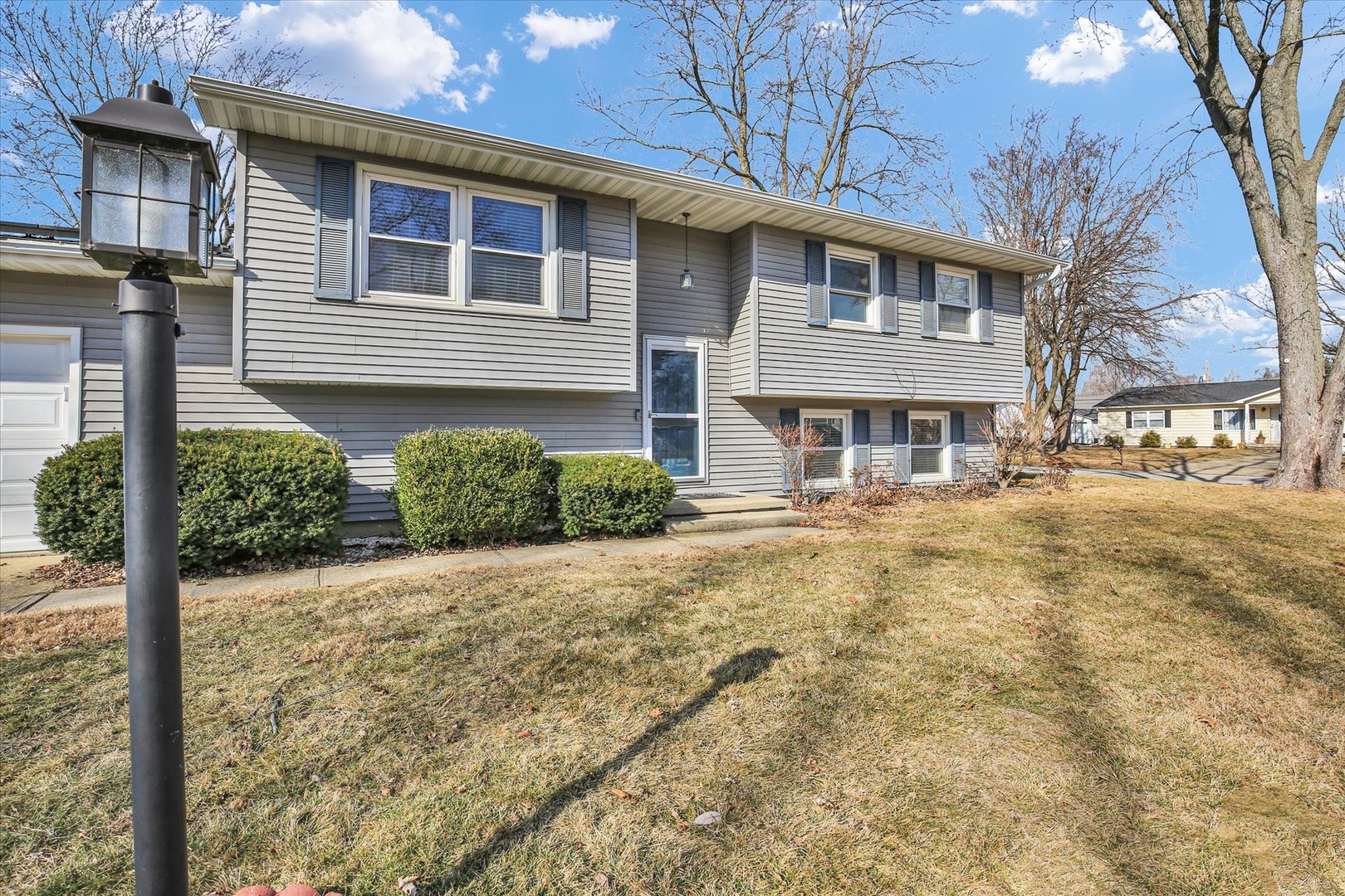 2401 Arden Drive