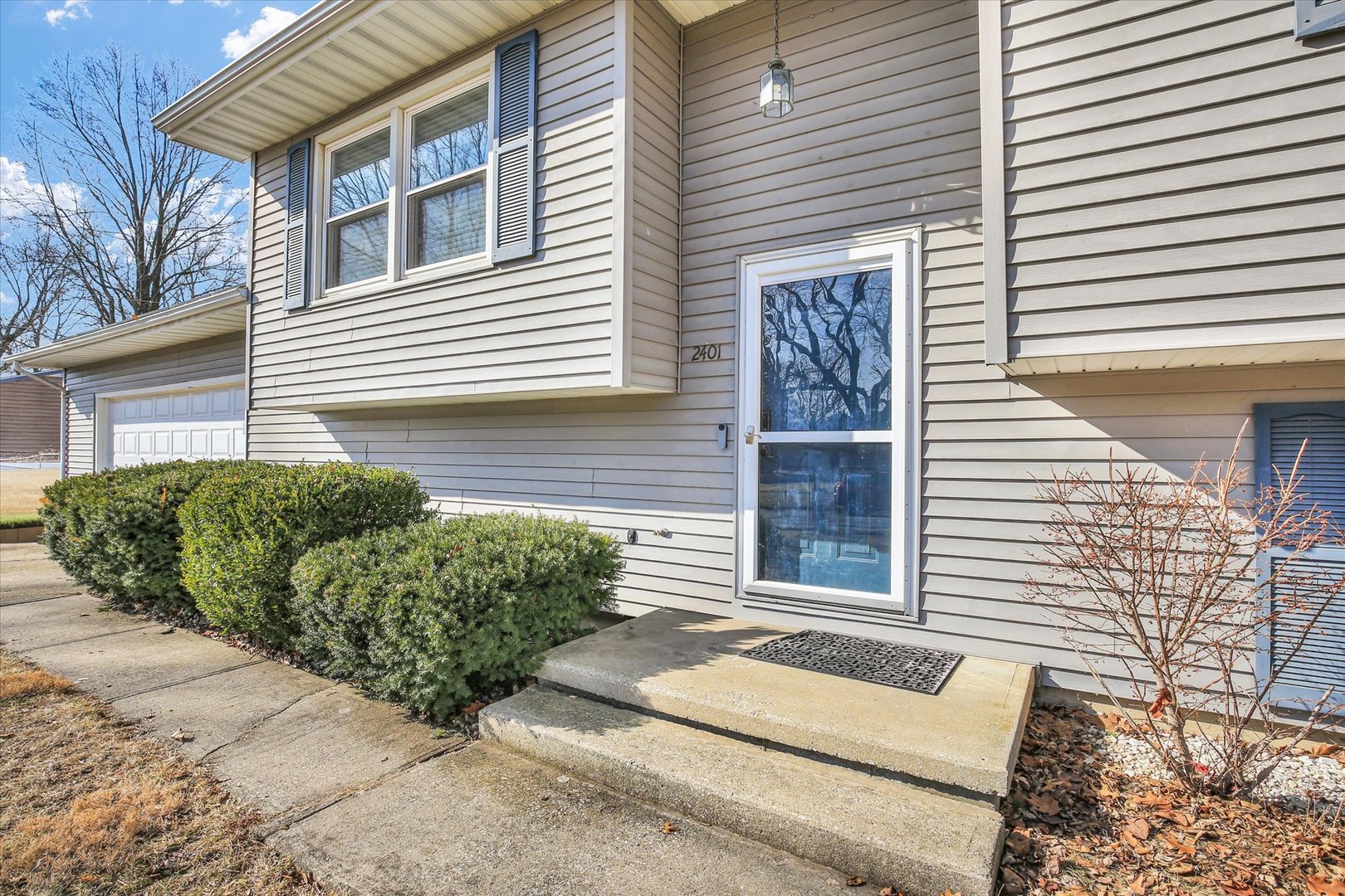 2401 Arden Drive