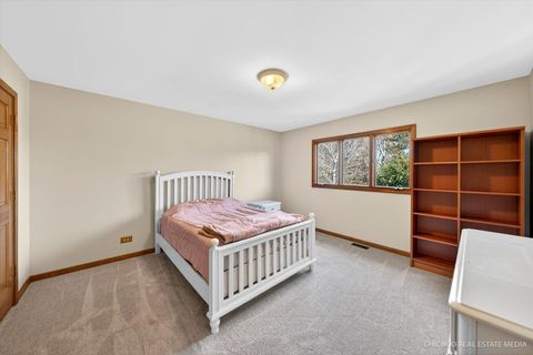 Tiny photo for 1304 Hawkins Court, St. Charles, IL 60174 (MLS # 12568525)