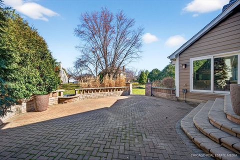 Tiny photo for 1304 Hawkins Court, St. Charles, IL 60174 (MLS # 12568525)