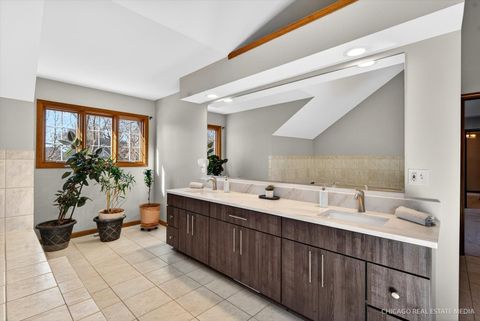 Tiny photo for 1304 Hawkins Court, St. Charles, IL 60174 (MLS # 12568525)