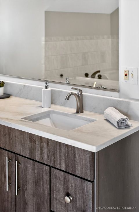 Tiny photo for 1304 Hawkins Court, St. Charles, IL 60174 (MLS # 12568525)