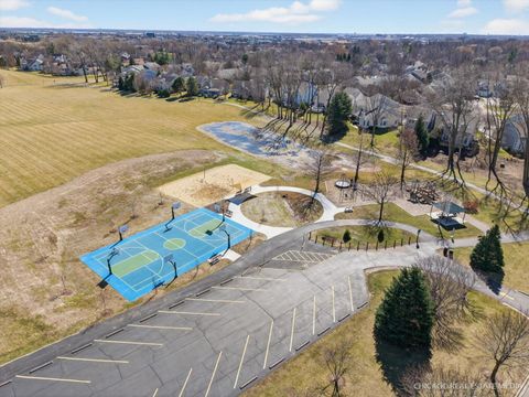 Tiny photo for 1304 Hawkins Court, St. Charles, IL 60174 (MLS # 12568525)