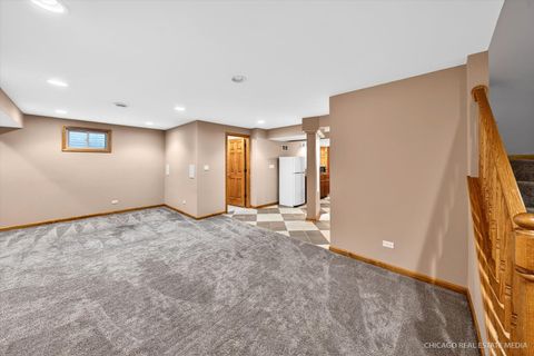 Tiny photo for 1304 Hawkins Court, St. Charles, IL 60174 (MLS # 12568525)