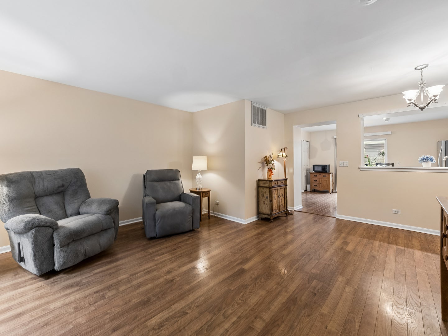 257 W Whispering Oaks Lane 257