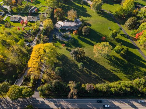 Tiny photo for 418 W County Line Road, Barrington, IL 60010 (MLS # 12481828)