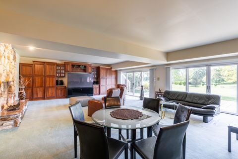 Tiny photo for 418 W County Line Road, Barrington, IL 60010 (MLS # 12481828)