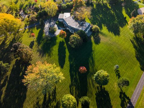 Tiny photo for 418 W County Line Road, Barrington, IL 60010 (MLS # 12481828)