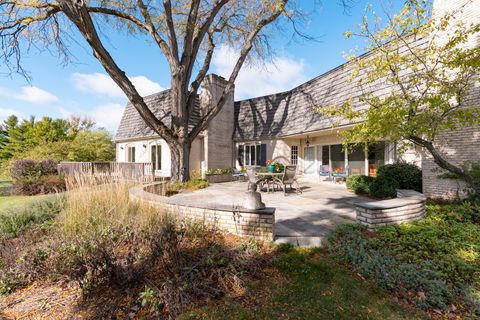 Tiny photo for 418 W County Line Road, Barrington, IL 60010 (MLS # 12481828)