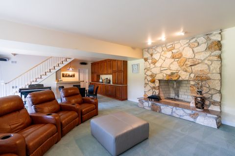 Tiny photo for 418 W County Line Road, Barrington, IL 60010 (MLS # 12481828)