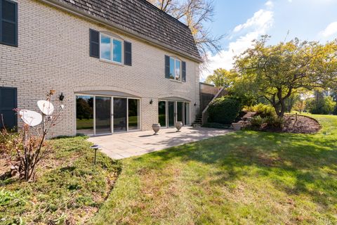 Tiny photo for 418 W County Line Road, Barrington, IL 60010 (MLS # 12481828)