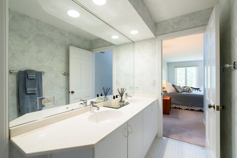 Tiny photo for 418 W County Line Road, Barrington, IL 60010 (MLS # 12481828)