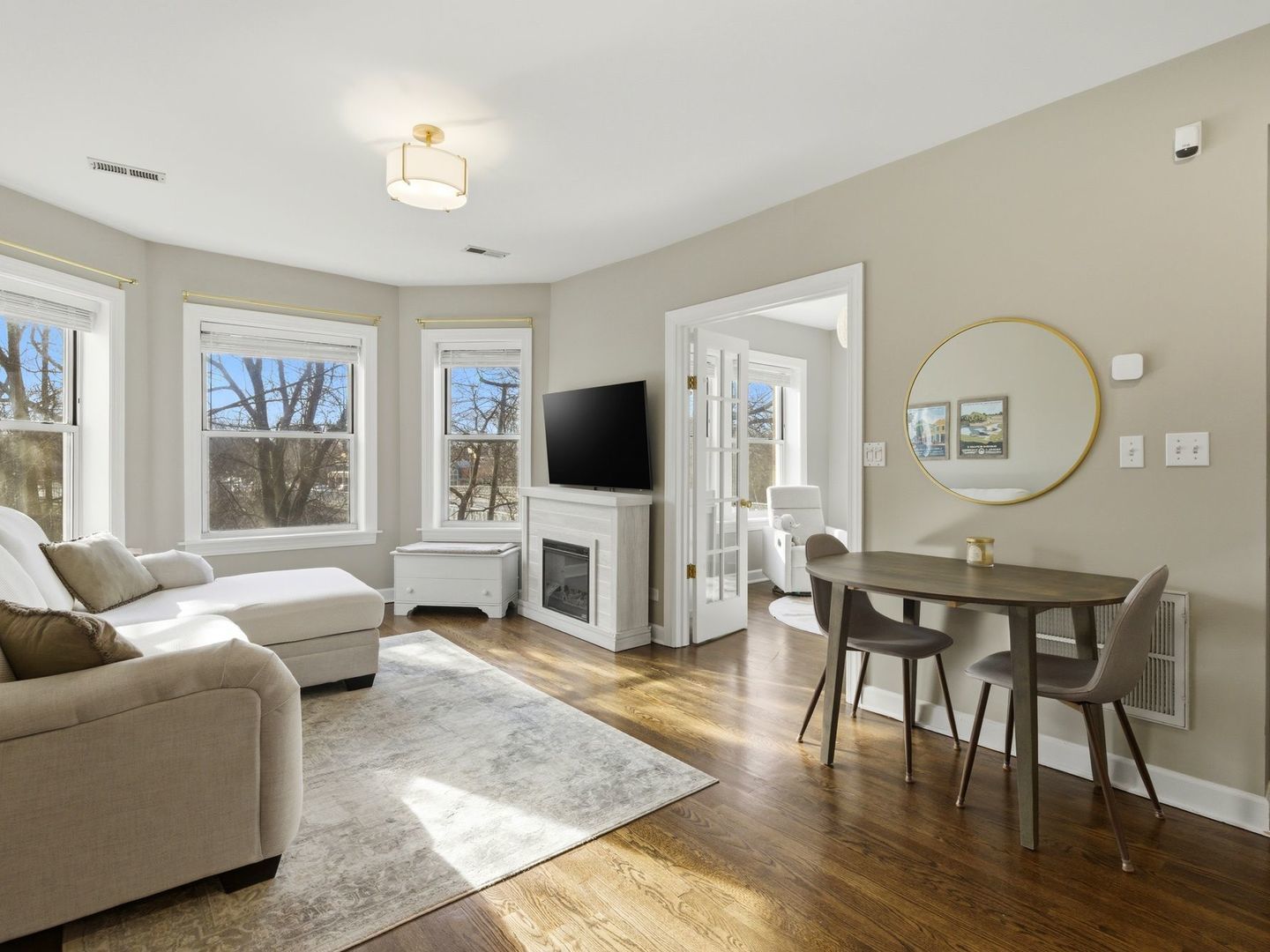 2579 W Montrose Avenue 2N