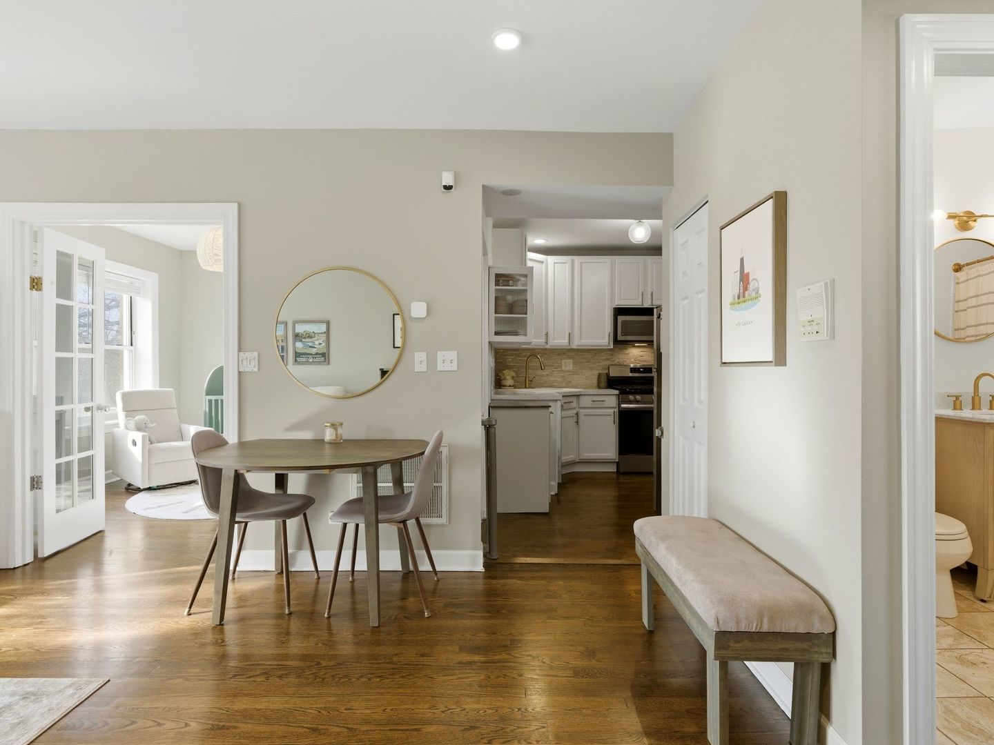 2579 W Montrose Avenue 2N