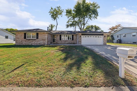 Photo of 6 Hillcrest Drive, Tuscola, IL 61953 (MLS # 12774956)