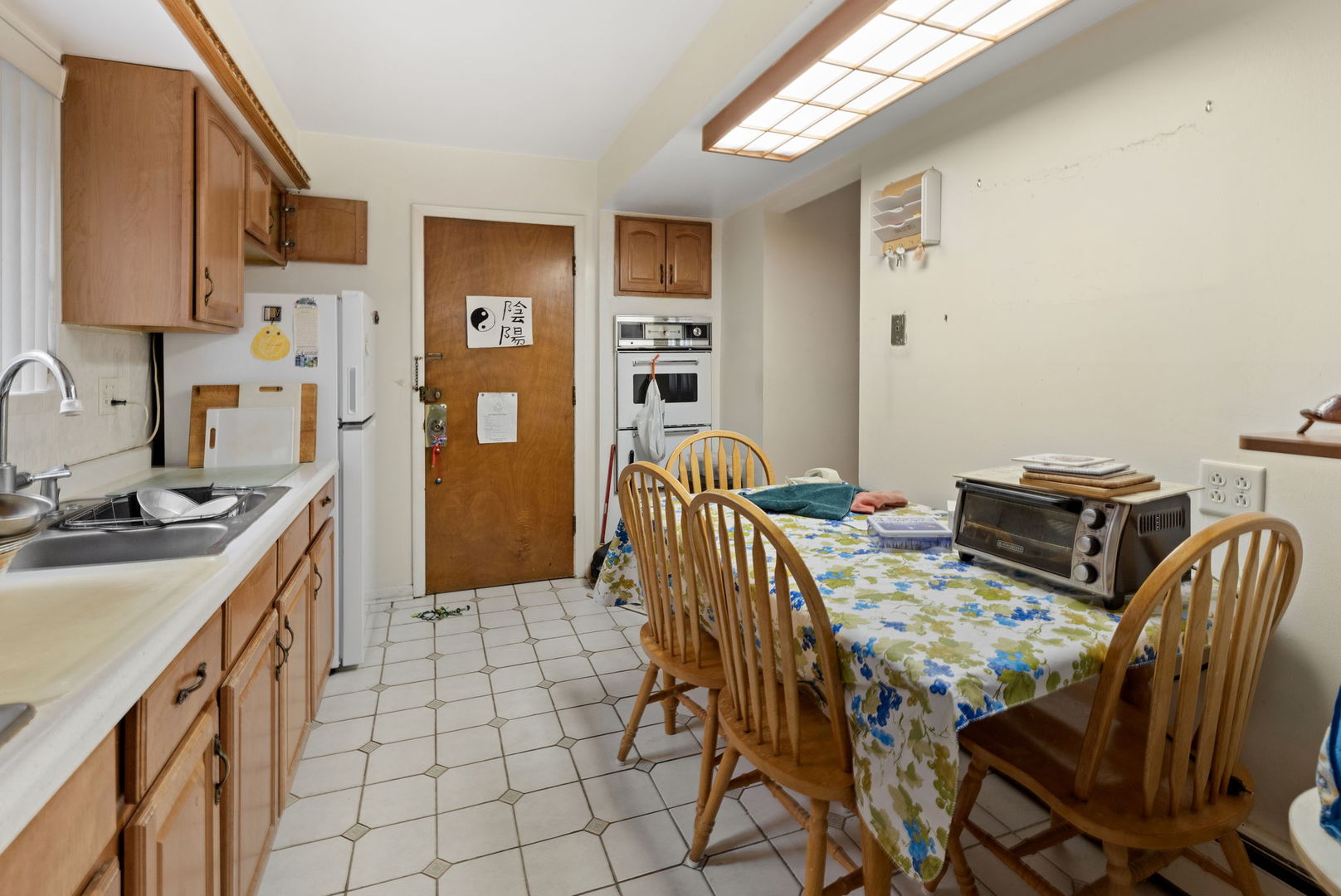 7227 N Ridge Boulevard 1A