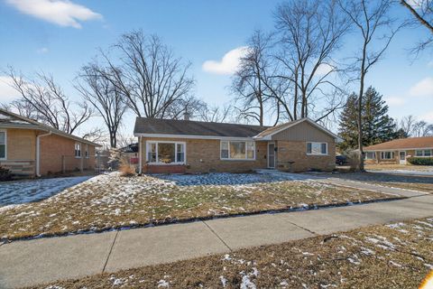 Photo of 6935 W 115th Place, Worth, IL 60482 (MLS # 12563768)