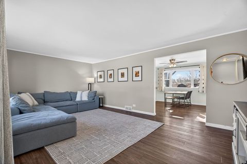 Tiny photo for 6935 W 115th Place, Worth, IL 60482 (MLS # 12563768)