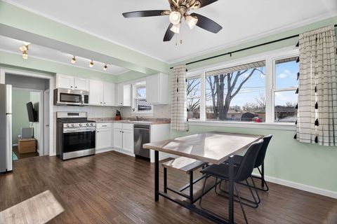 Tiny photo for 6935 W 115th Place, Worth, IL 60482 (MLS # 12563768)