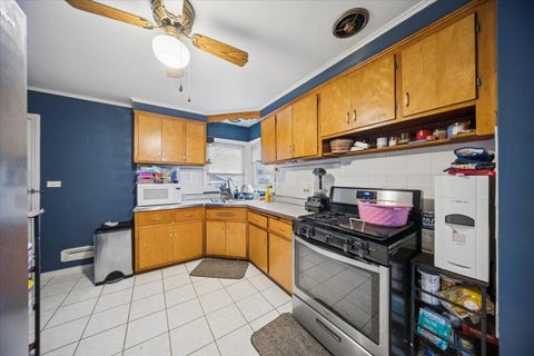 Tiny photo for 1372 S 6TH Avenue, Des Plaines, IL 60018 (MLS # 12785526)