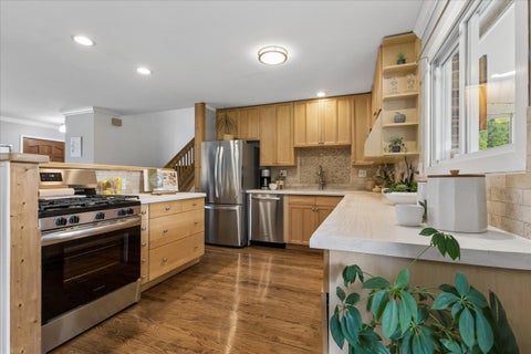 Tiny photo for 407 W Tanglewood Drive, Arlington Heights, IL 60004 (MLS # 12669457)