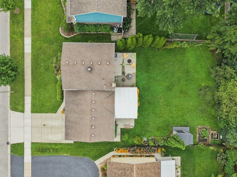 Tiny photo for 407 W Tanglewood Drive, Arlington Heights, IL 60004 (MLS # 12669457)