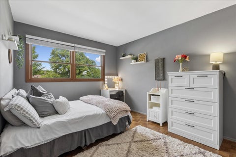 Tiny photo for 407 W Tanglewood Drive, Arlington Heights, IL 60004 (MLS # 12669457)