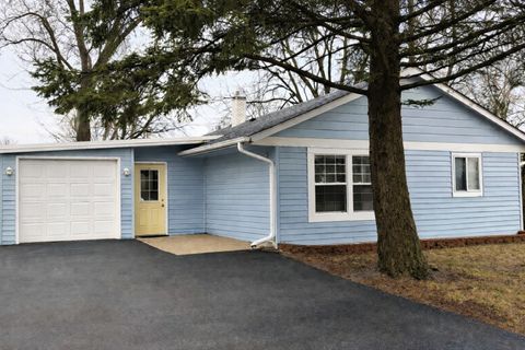 Photo of 11 Helm Road, Carpentersville, IL 60110 (MLS # 12592951)