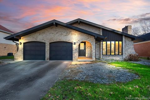 Tiny photo for 17201 Bennett Avenue, South Holland, IL 60473 (MLS # 12527312)