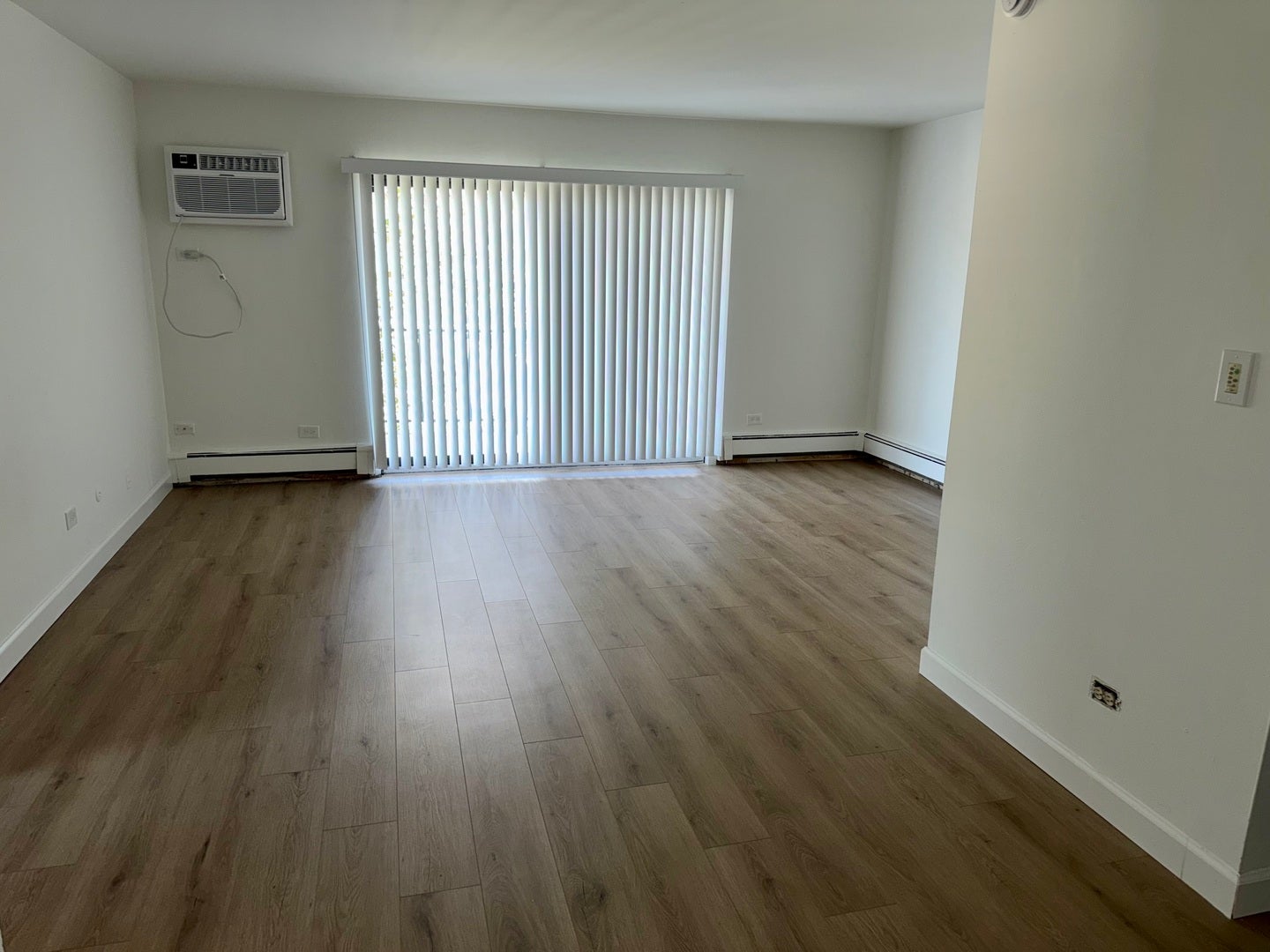 10S472 Echo Lane 8